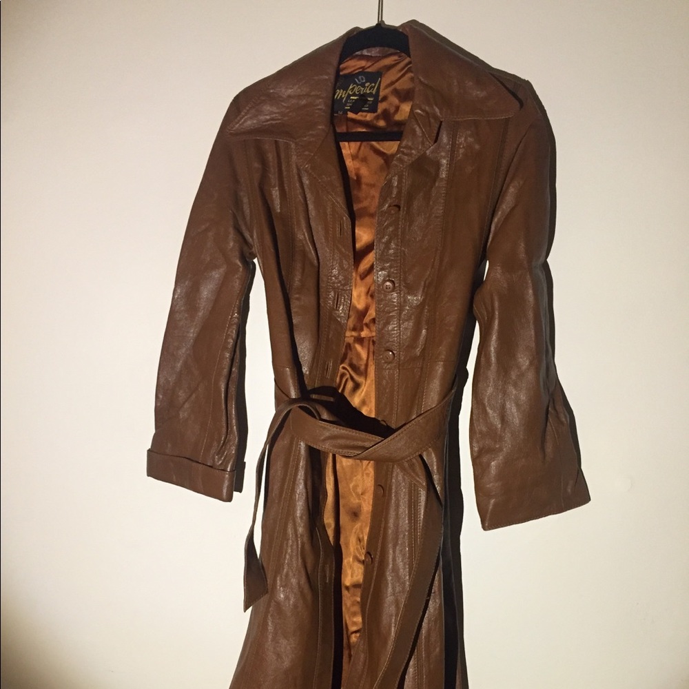 Chic leather coat for fall/winter